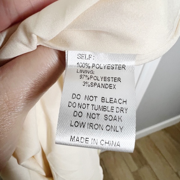 Ivy City Co faux wrap Lyra Midi Dress Yellow Floral Print Size Medium - Picture 8 of 9